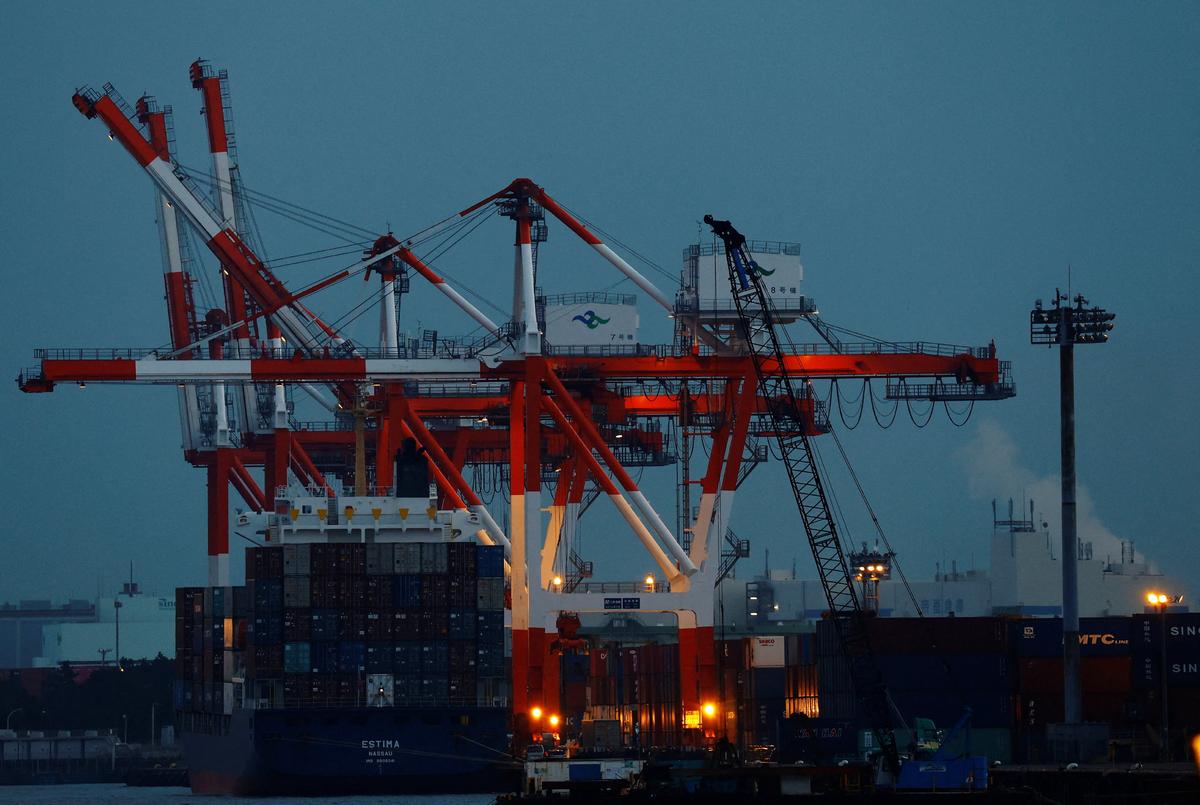 Japan Logs Biggest Current Account Deficit Since 2014 as Oil Import Costs Surge