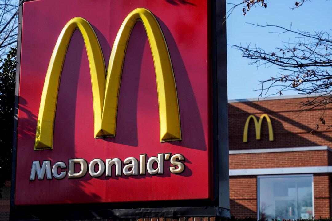 NY Pension Chief Says McDonald’s, PepsiCo Should Consider Russia Risk