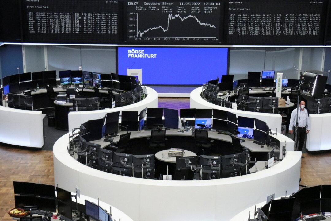 European Shares Rise on Ukraine Hopes; Volkswagen Surges on Strong Results
