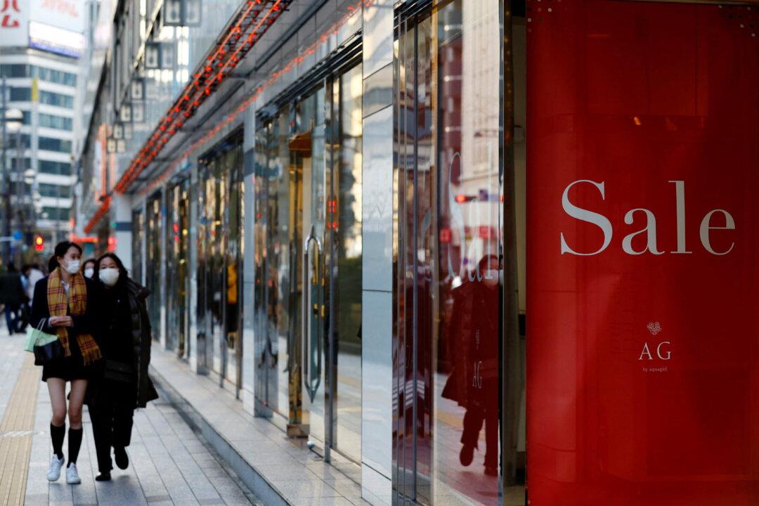 Japan Consumers’ Inflation Expectations Hit Record High in March: Survey