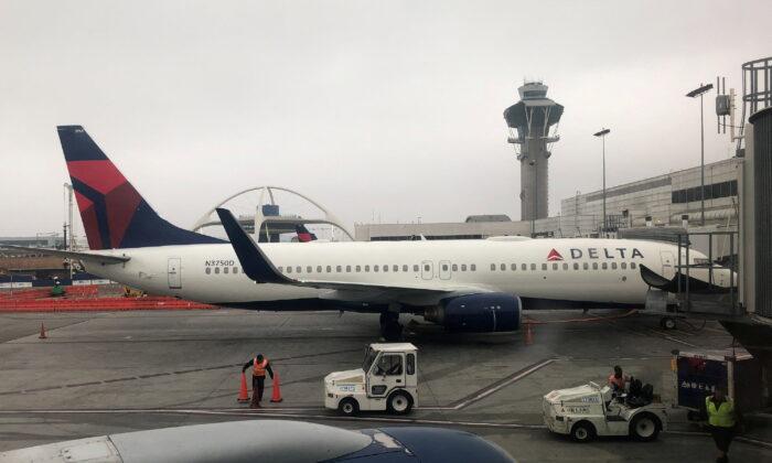 Delta Air Lines to Raise Pay by 4 Percent for Nearly All Employees