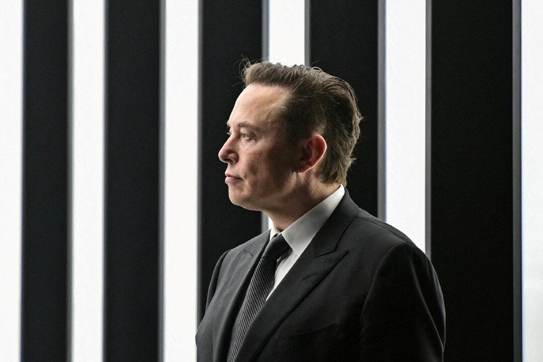 Elon Musk Invokes Rapper Eminem in Opposing SEC Decree