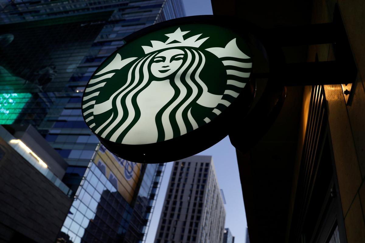 Starbucks Plans to Tap Young, Wealthy Customers to Weather Recession