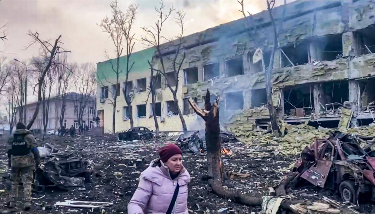 Mariupol Mayor Calls for No-fly Zone After Maternity Hospital Airstrike