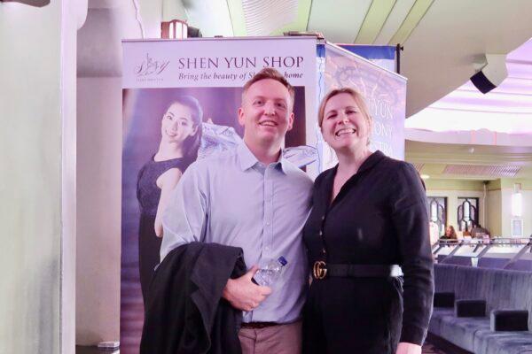 Guy Smith and Helen Chase at the March 12 matinee of Shen Yun in London. (Lily Zhou/The Epoch Times)