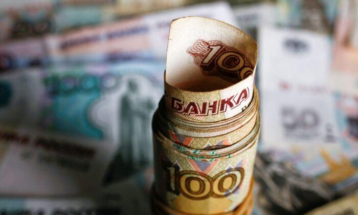 Russia Says It May Have to Service Foreign Exchange Debt in Roubles Due to Sanctions