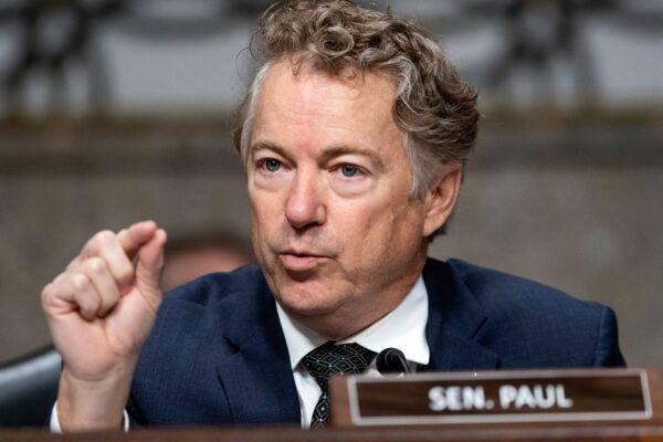 Sen. Rand Paul (R-Ky.) questions Dr. Anthony Fauci during a hearing in Washington on Jan. 11, 2022. (Greg Nash/Pool/AFP via Getty Images)