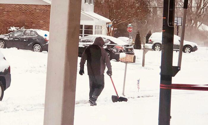 ‘Doing Things Right’: Loving Dad-of-2 Shovels Snow for Neighbors Every Time It Snows