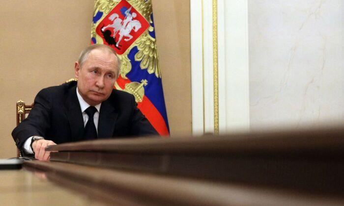 Putin Tells Germany’s Scholz That Kyiv Is Stalling Peace Talks With Moscow