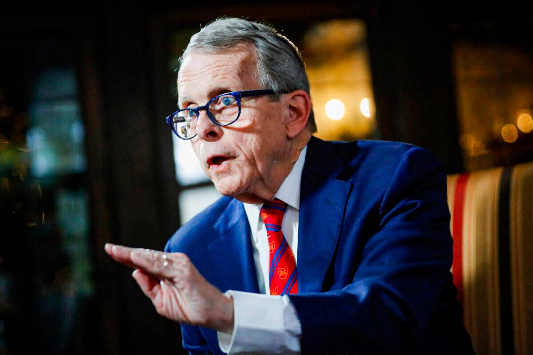 Ohio Gov. Mike DeWine Suffers Injury While in East Palestine