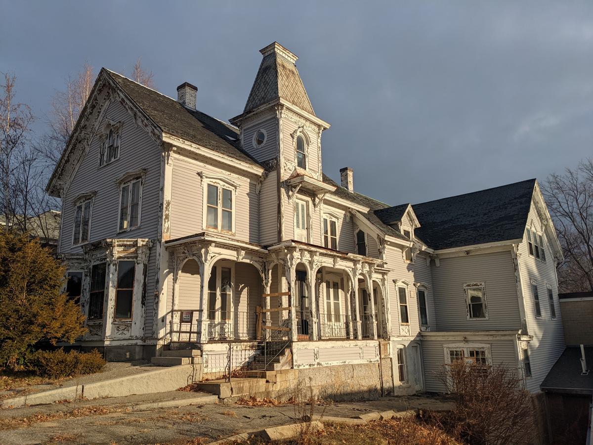 Thinking of Renovating an Old House? You'll Need a Good Checklist