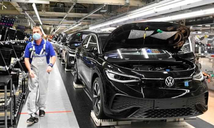 Global Carmakers Raided by EU; UK Also Announces Probe