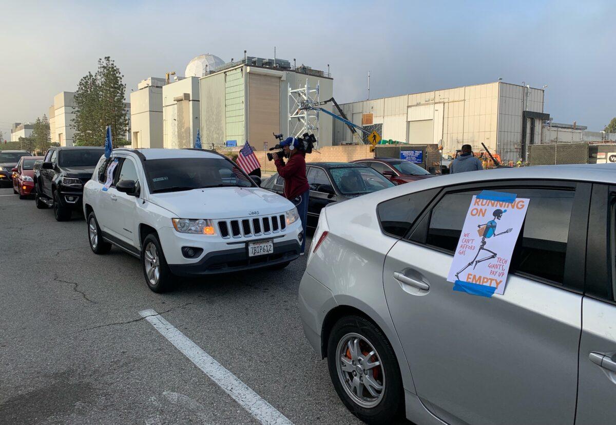 Dozens of Drivers formed a caravan outside an Amazon warehouse and Uber Greenlight hub in Redondo Beach, Calif., on March 16, 2022. (Courtesy of Tim Sandoval)