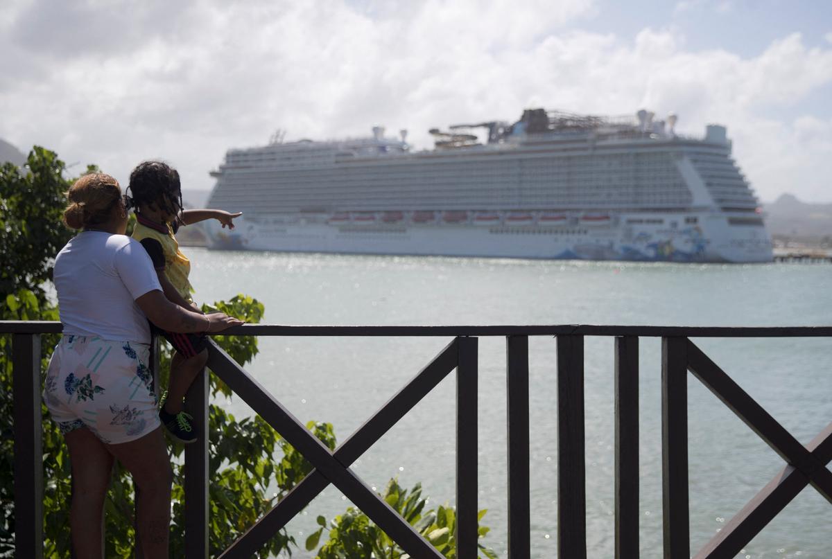 Norwegian Cruise Ship Carrying Thousands Refloated After Running Aground