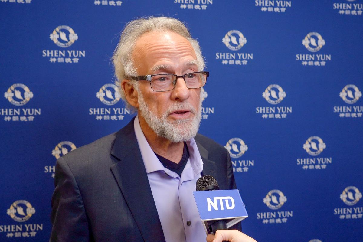 Photographer Appreciates the Beauty of Shen Yun