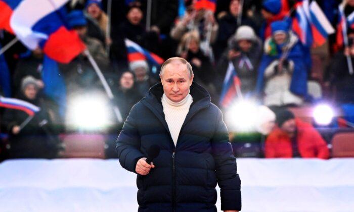 Putin Holds Massive Rally, Says Russia Will Prevail in Ukraine