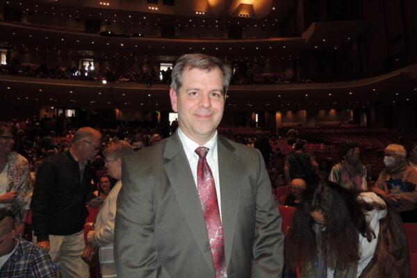 Scott Winn at the March 18 matinee of Shen Yun in Portland, Ore. (Mary Zhang/The Epoch Times)