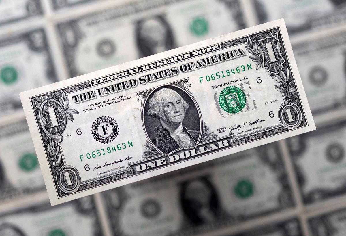 Dollar Sails at Two-Decade High as Putin Rattles Markets Before Fed