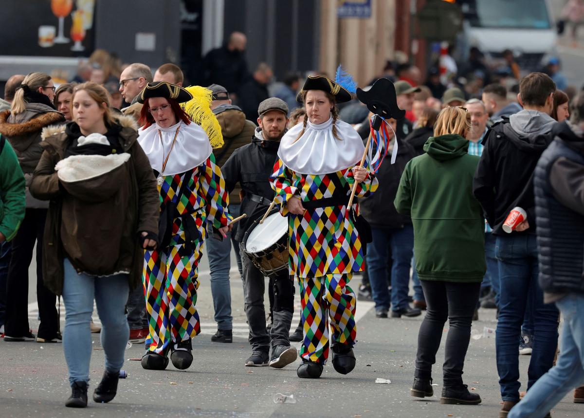 Car Runs Into Carnival Revelers in Belgium, Killing 6