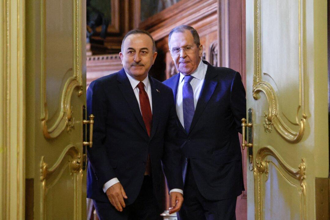 Russian Oligarchs Are Welcome in Turkey for Legal Activities: Foreign Minister