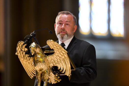 Andrew Landeryou, the husband of late Senator Kimberley Kitching, speaks during the funeral service for Senator Kimberley Kitching at St Patrick's Cathedral in Melbourne, Australia, on March 21, 2022. (AAP Image/Joel Carrett)