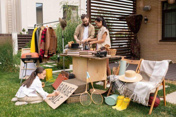 You can create a killer garage sale that turns your castoffs into cold, hard cash.(Pressmaster/Shutterstock)