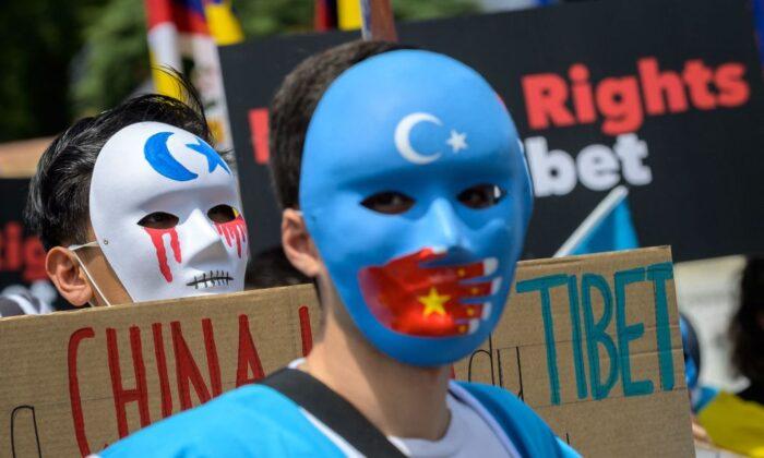 CCP State Media and Diplomats Used Social Media to Spread False Information About Xinjiang: Report