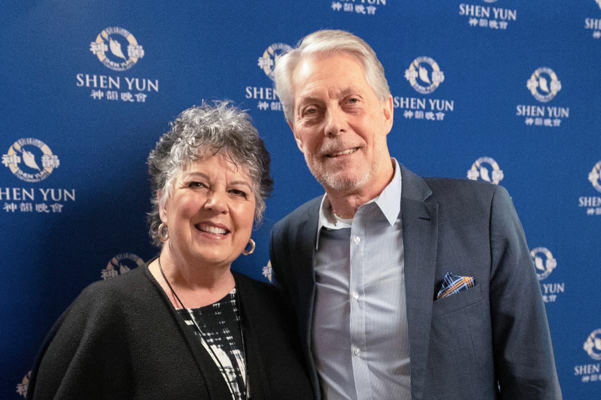 ‘Get Out and See It’: Mayor Finds Shen Yun Both Entertaining and Inspiring