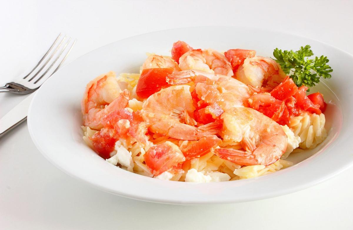 Greek Shrimp and Orzo Salad With Cherry Tomatoes