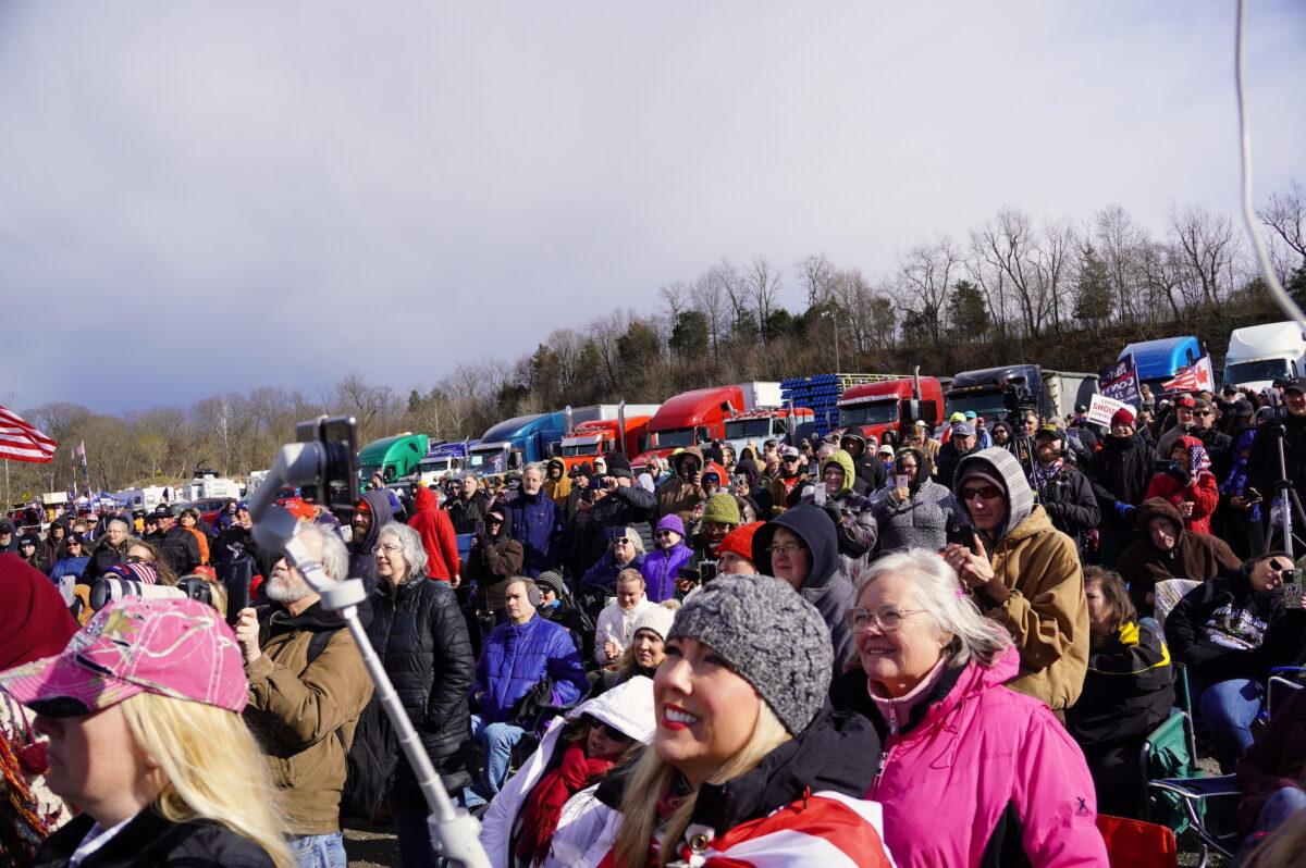 Hundreds gather at a rally at Hagerstown Speedway in Hagerstown, Md., on Mar. 26, 2022. (Terri Wu/The Epoch Times)