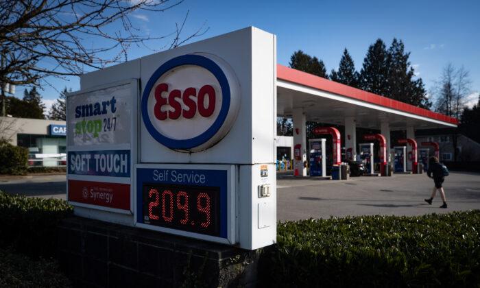 54% of Canadians Driving Less Due to Gas Prices: Poll