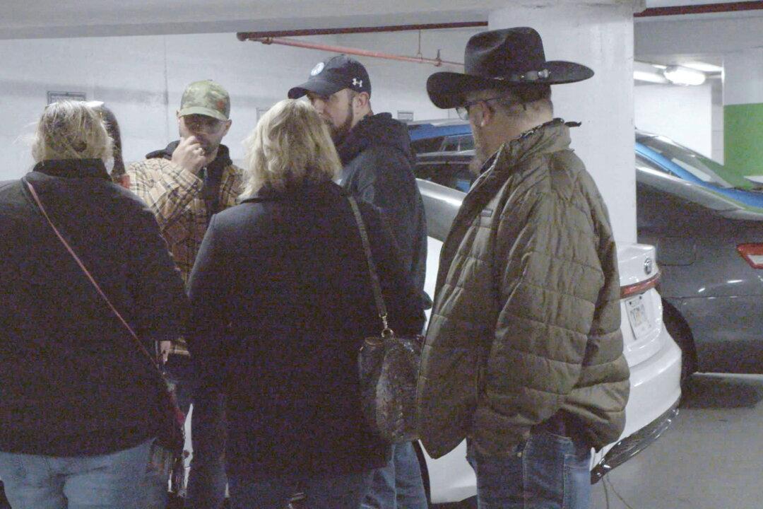 Oath Keepers Founder: DC Parking Garage Meeting Was Brief Handshake, Not a Conspiracy