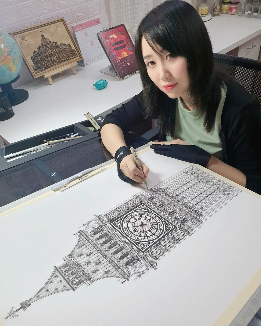 Emi Nakajima drawing London's Big Ben. (Courtesy of <a href="https://www.instagram.com/emi_nkjm/">Emi Nakajima</a>)