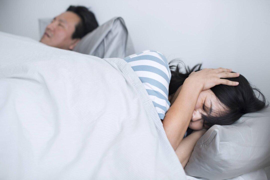 Snoring Is Not Healthy: Here’s 5 Natural Ways to Remedy It