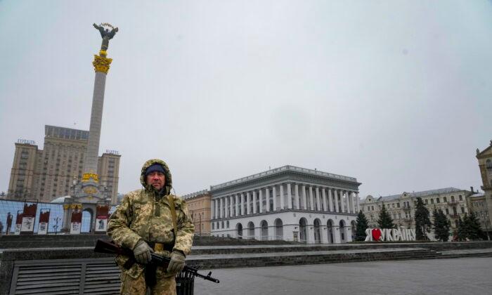 Russia Warns Western Volunteers as Ukrainian Foreign Legion Reportedly Grows