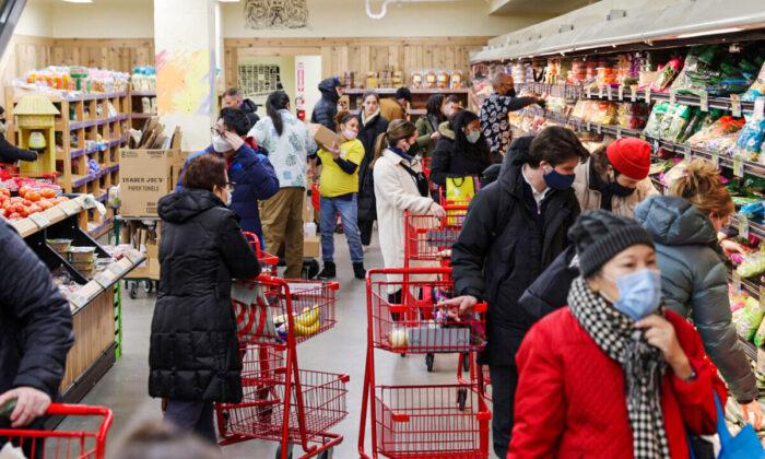 Tightening US Labor Market Underpins Consumer Confidence Despite Soaring Inflation
