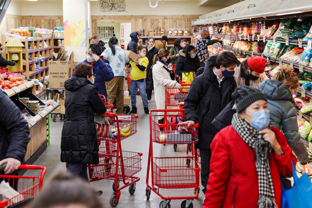 Tightening US Labor Market Underpins Consumer Confidence Despite Soaring Inflation