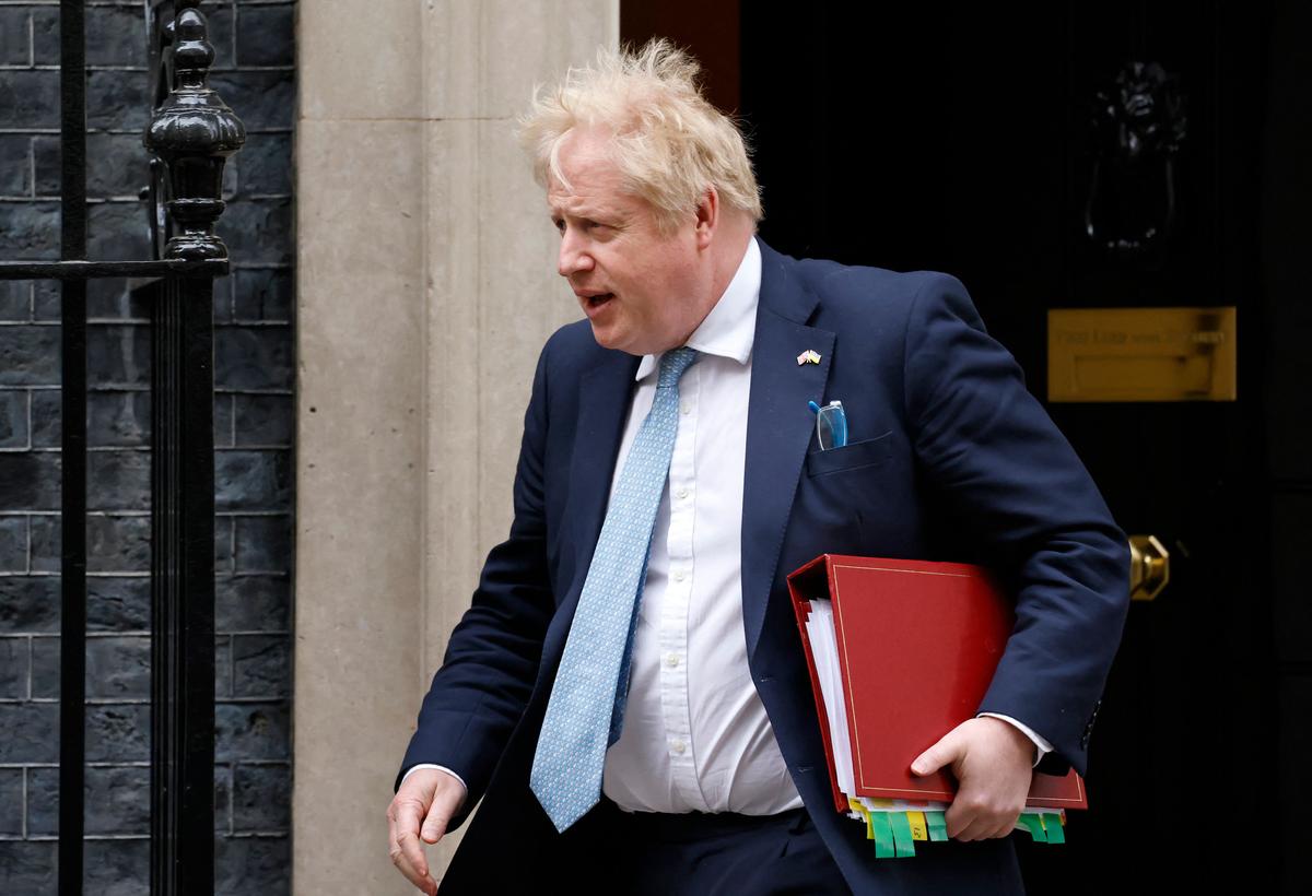 UK’s Johnson Fends Off Renewed Calls to Resign Despite ‘Partygate’ Fines