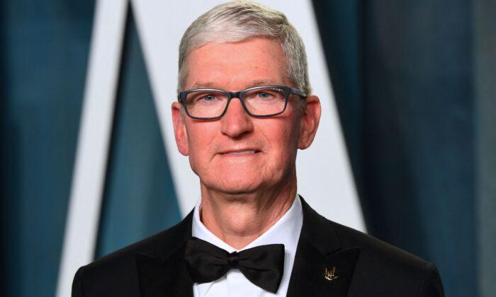Apple CEO Tim Cook’s Alleged Stalker Agrees to Give up Guns, Stay Away for 3 Years