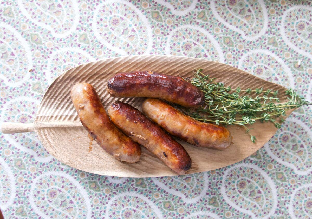 Choose a crisp white wine to both braise the sausages and make a simple sauce to serve with them. (Victoria de la Maza)