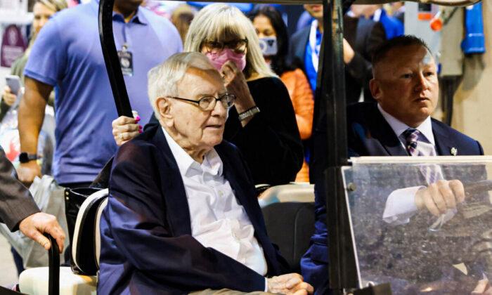 4 Takeaways From Buffett’s Remarks at Berkshire Hathaway Annual Meeting