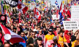 Rolling Thunder Convoy Day 2: Protesters Pay Tribute at War Memorial, Massive Crowds Gather on Parliament Hill