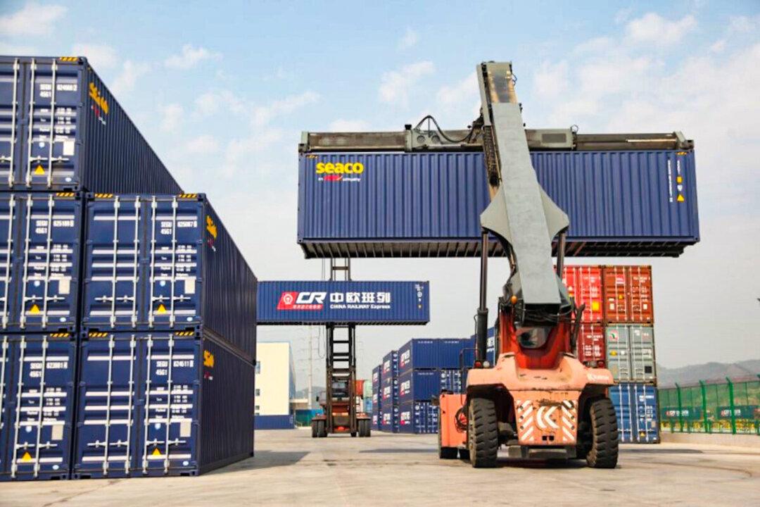 China Locks Down World’s Largest Wholesale Hub, South China Sea Port Due to New COVID-19 Outbreak