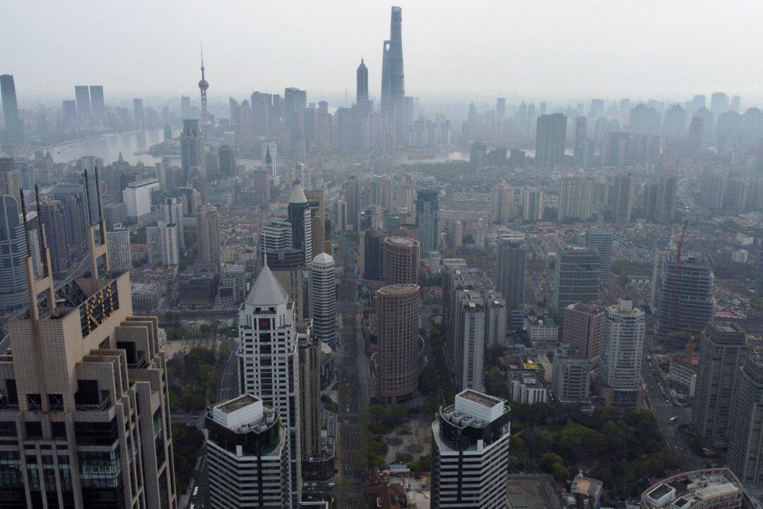 Shanghai COVID-19 Curbs Prompt Half of US Firms in China to Cut Revenue Forecasts: Survey