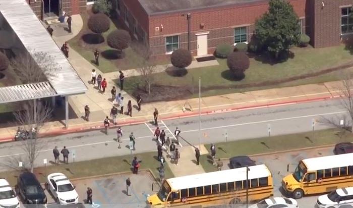 1 Student Killed in South Carolina Middle School Shooting, 1 Student in Custody