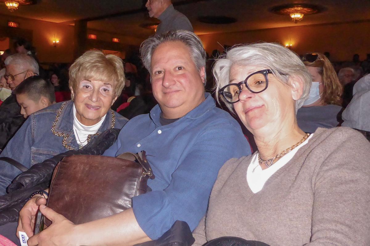 Executive Director Finds Shen Yun Beautiful and Mind Expanding