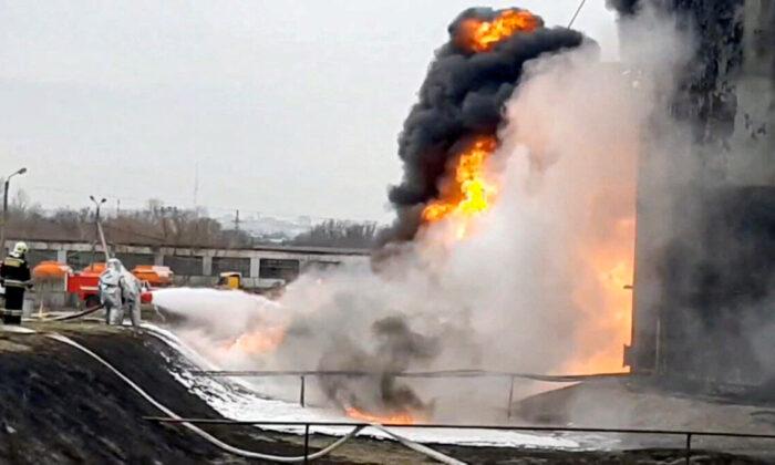 Kremlin Says Ukrainian Attack on Fuel Depot in Russia Unhelpful for Peace Talks