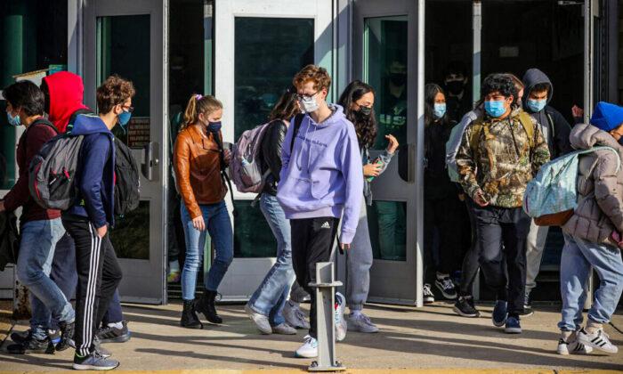 CDC Survey: 44 Percent of US High School Students Felt Persistently ‘Sad or Hopeless’ in 2021