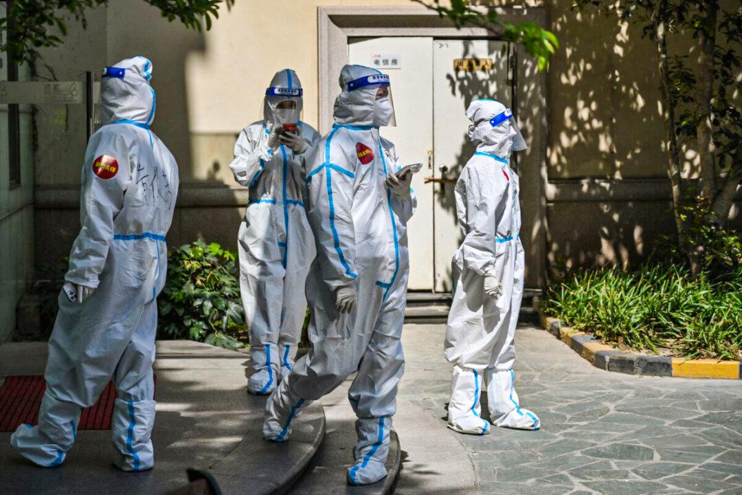 China Reports New Omicron Subtype Near Shanghai as City Locks Down Residents