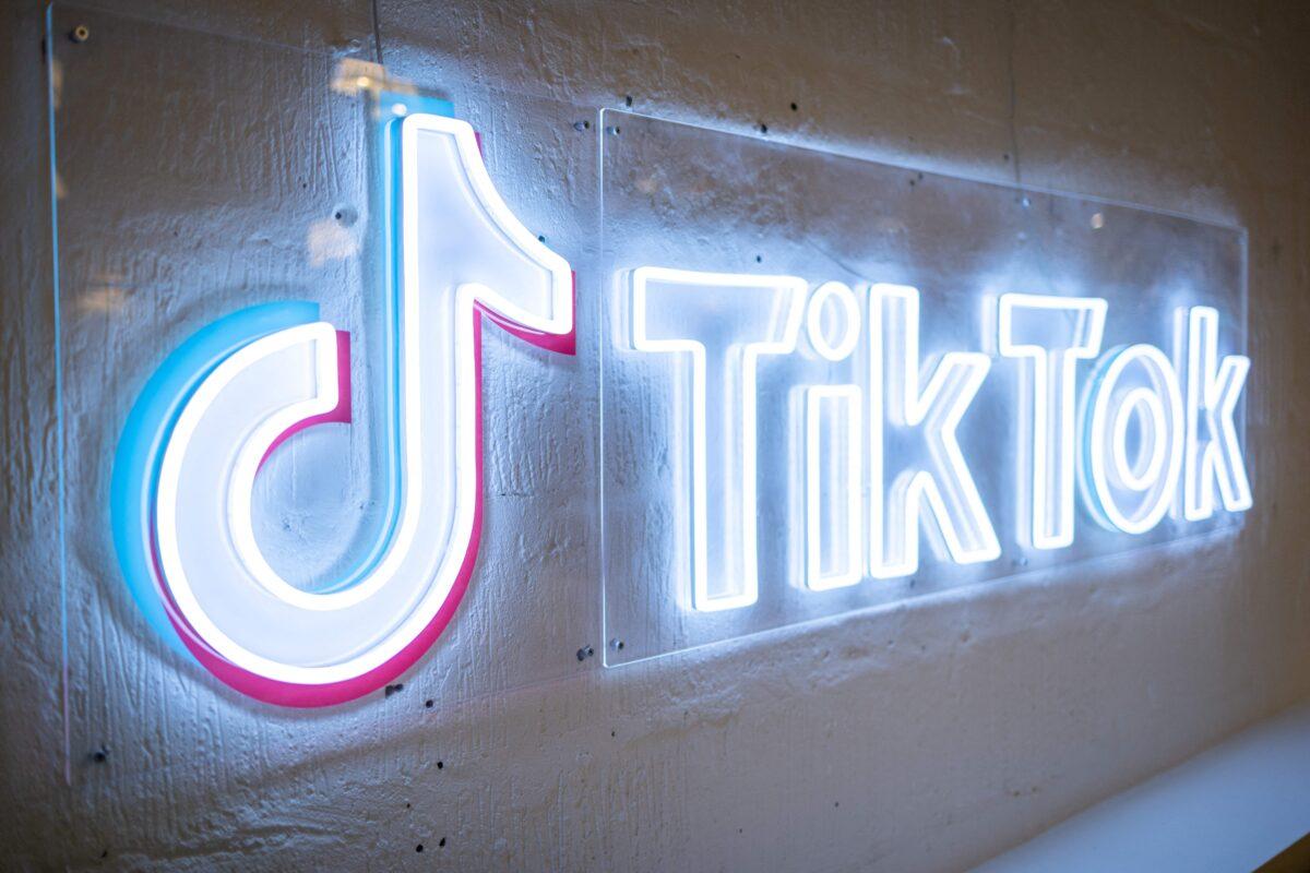 The logo of video-focused social networking service TikTok, at the TikTok UK office, in London, on Feb. 9, 2022. (Tolga Akmen/AFP via Getty Images)